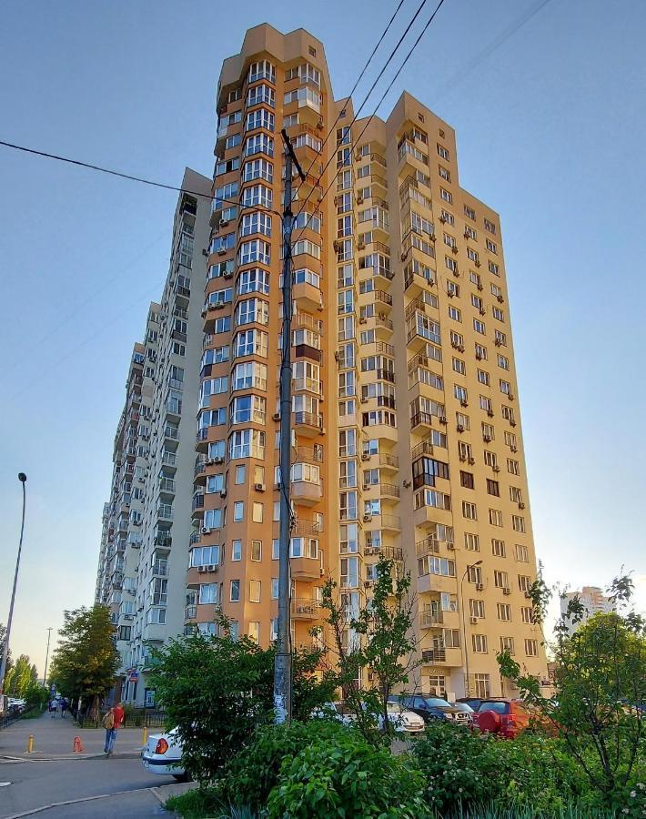 Просторі Апартаменти Kiev Luaran gambar